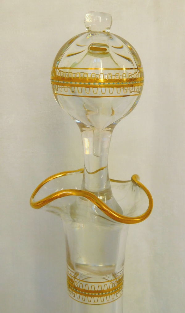 Carafe à vin orientaliste en cristal de Baccarat doré et émaillé - époque fin XIXe siècle vers 1890